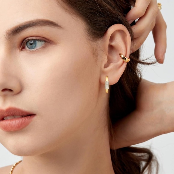 15K Gold Plated Rectangular Hoop Earrings - Picture 4 of 4